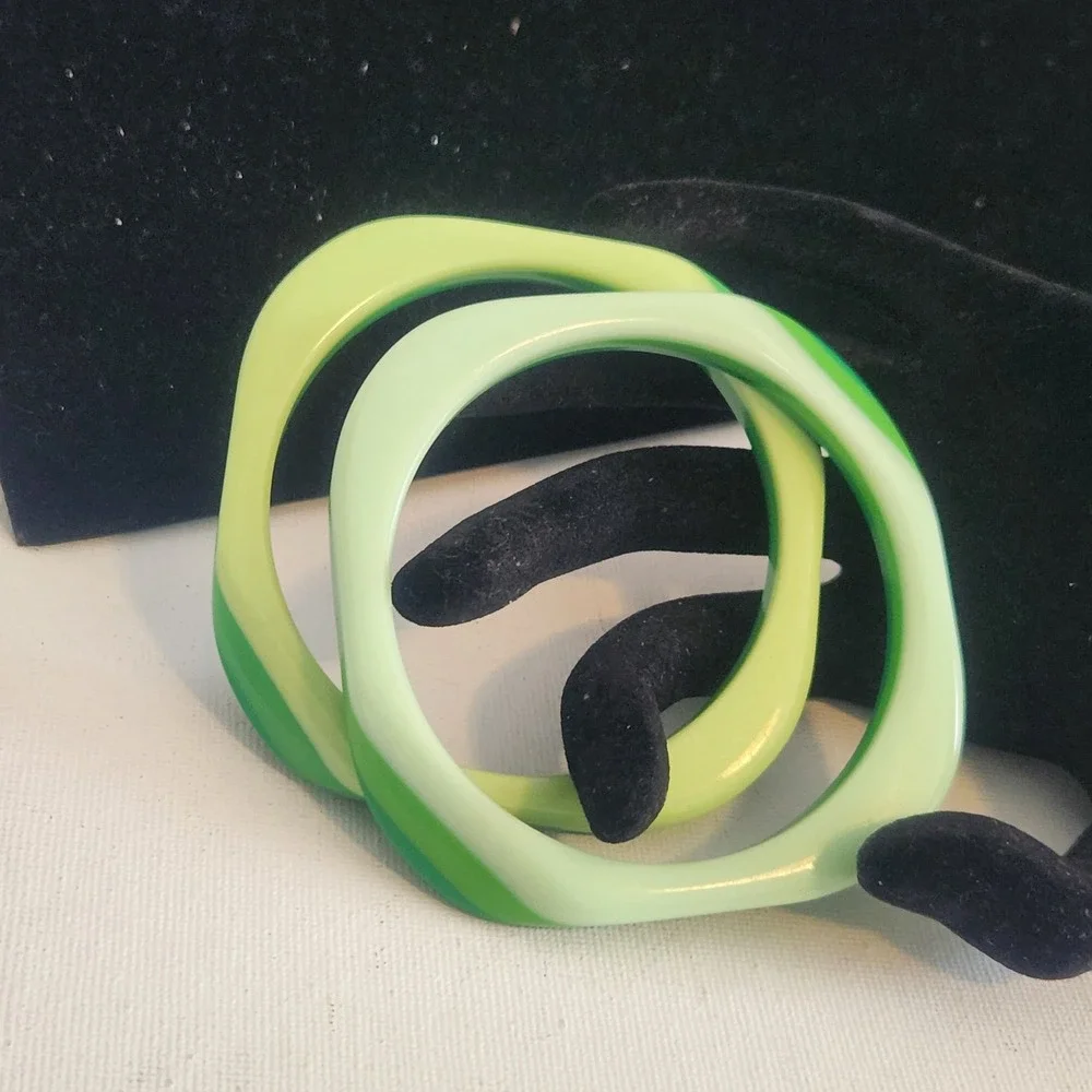 Green Resin acrylic Bangle Bracelet Set 4pc Round Wavy Scalloped Stackable Retro - Picture 5 of 14